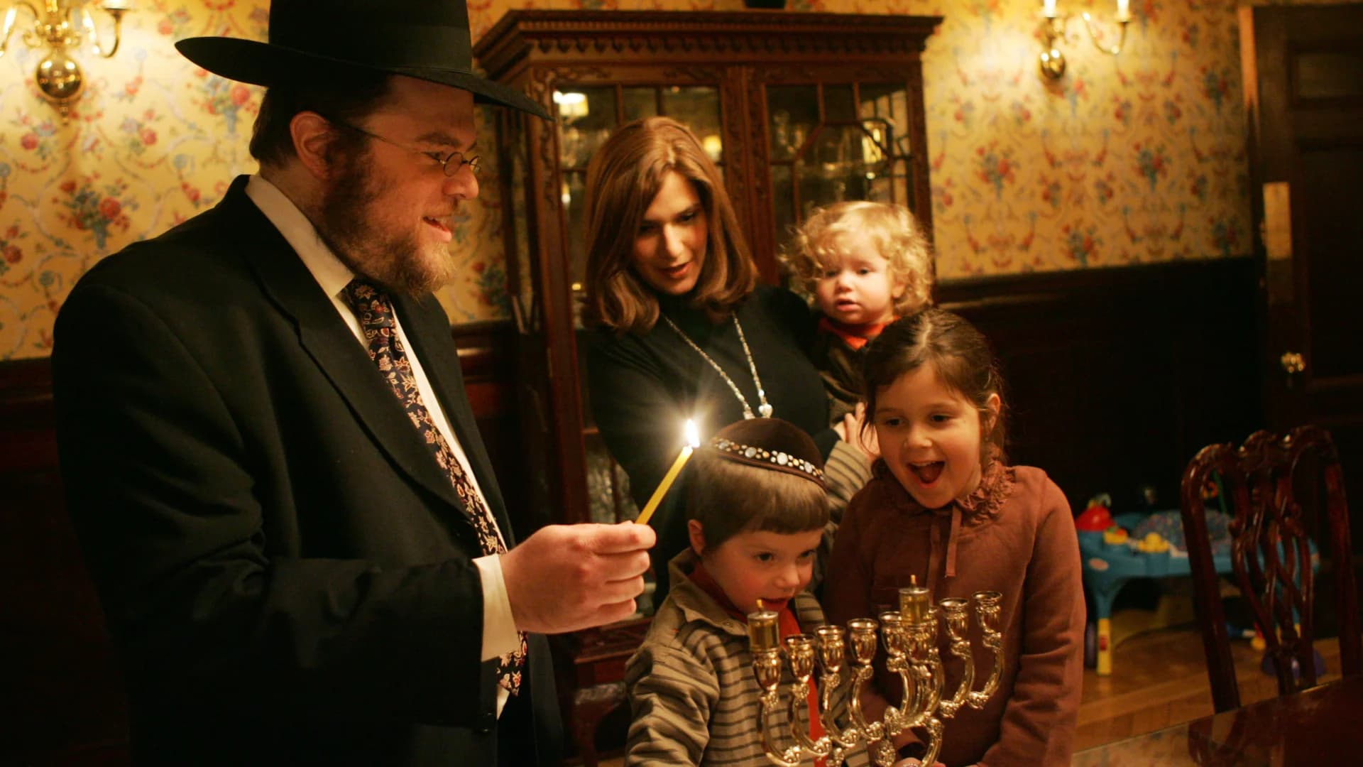 Guide: Fun ways to celebrate Hanukkah with children